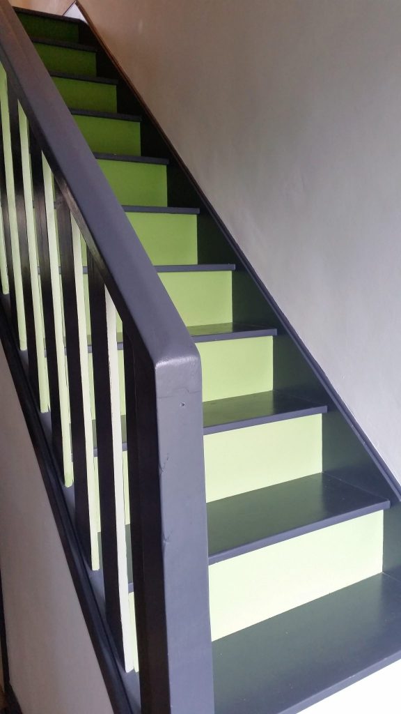 Click on the picture to see how I created our dark to light green gradated colour staircase.